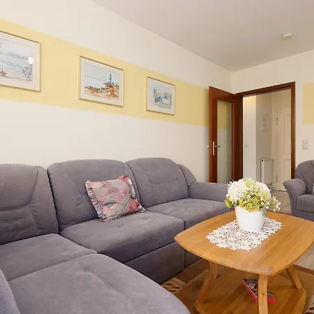 Promenade 18 Lord Nelson Apartment *